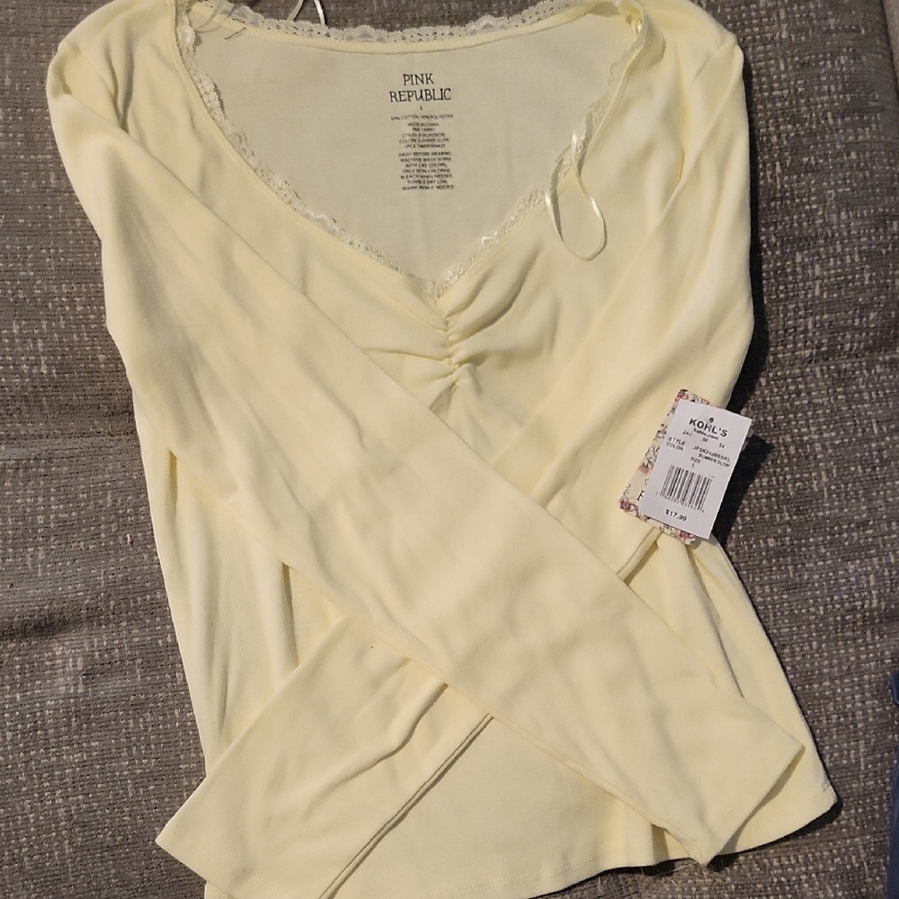 Pink Republic Soft Pale Yellow Lace-Trim V-Neck Top